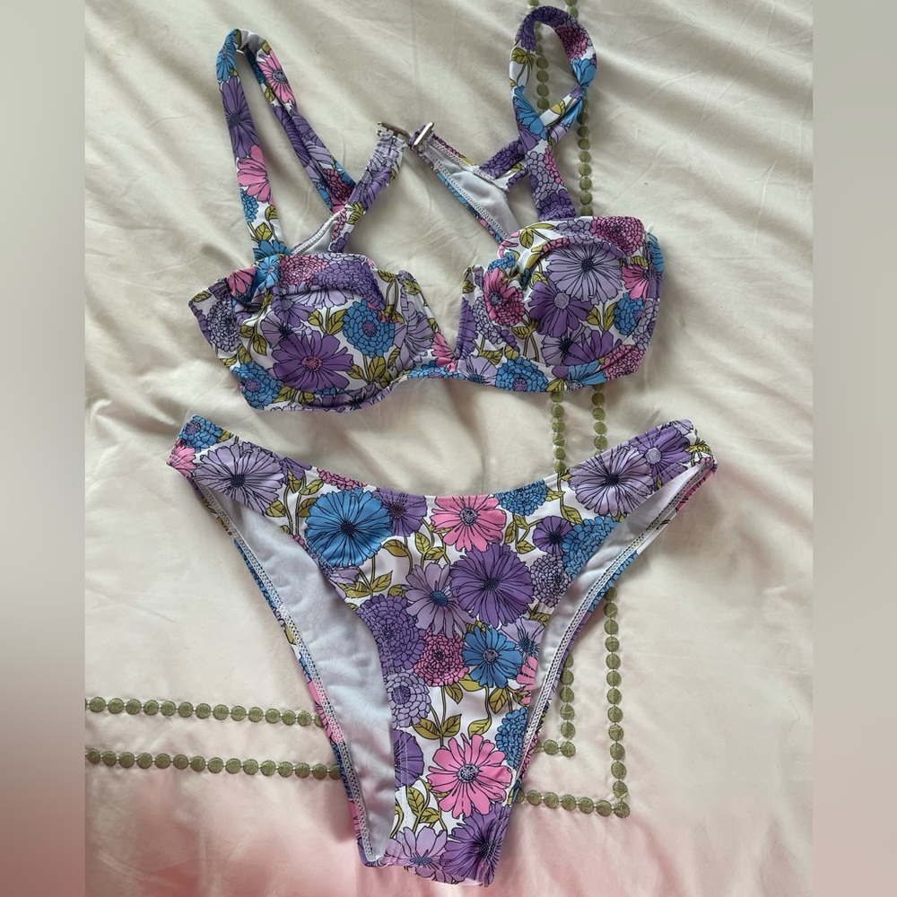 two bikinis - Picture 2 of 2